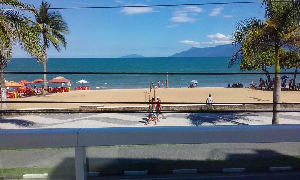 Ap Na Avenida Da Praia Caraguatatuba Dış mekan fotoğraf